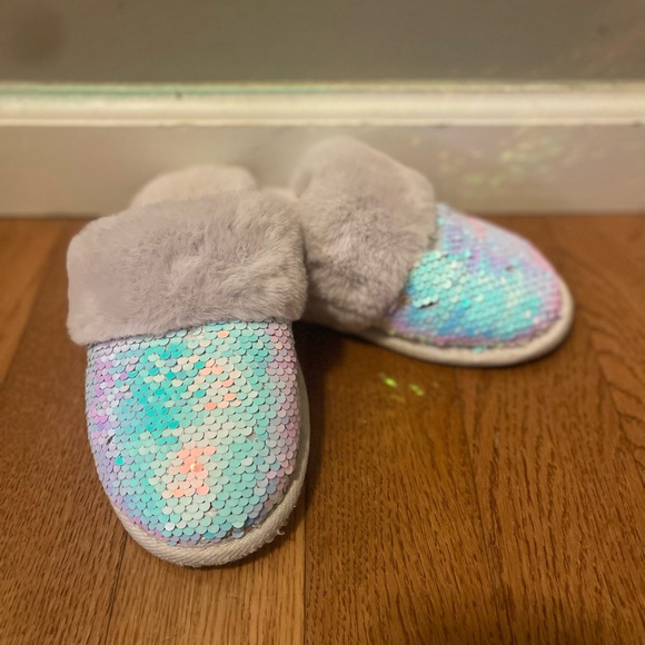 Kids Flip Sequin Slippers with Faux Fur Trim - Picture 5 of 5